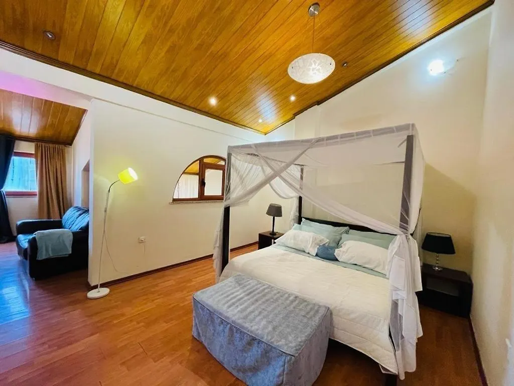 3-Bed Penthouse Apartment Dire K'alu 0*,